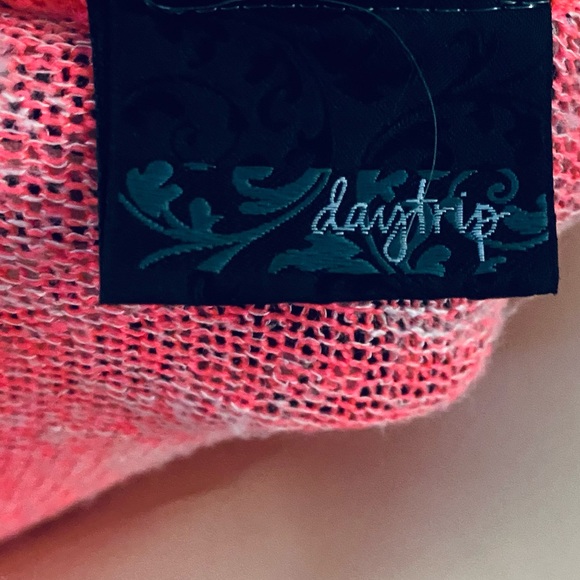 Daytrip pink coral cold shoulder back bow long sleeve top! - Picture 6 of 6